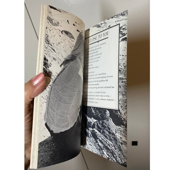 Touch Me: The Poems of Suzanne Somers RARE 1980 Autographed Paperback - Picture 6 of 10